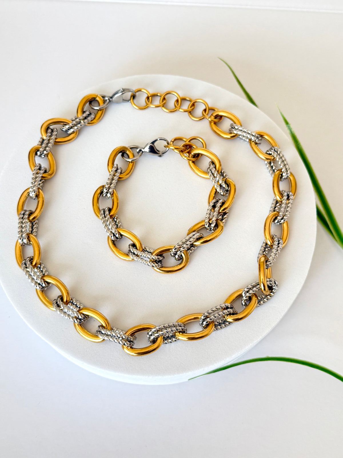 SNSELET | ሰንሰለት Necklace & Bracelet Set