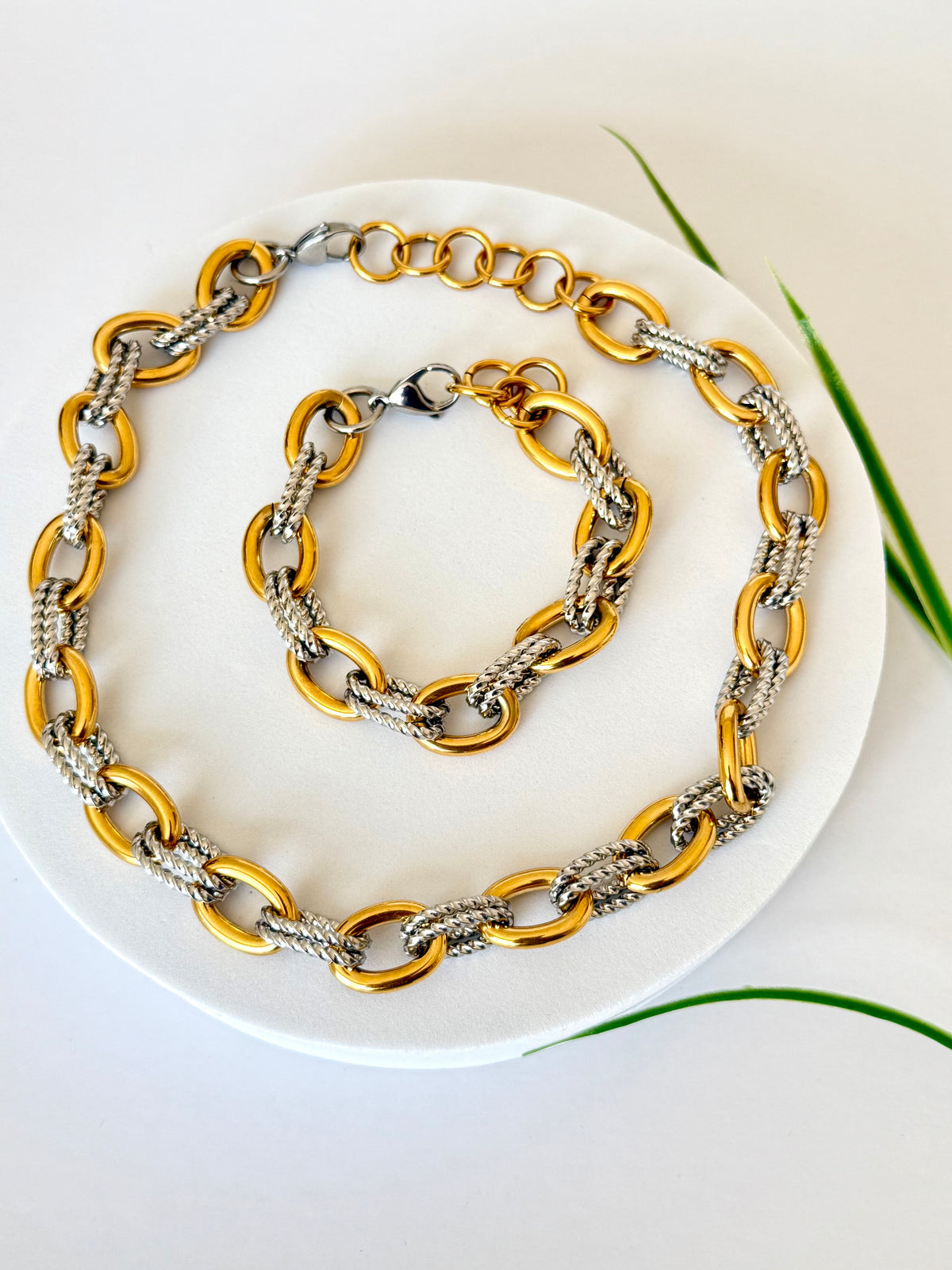 SNSELET | ሰንሰለት Necklace & Bracelet Set