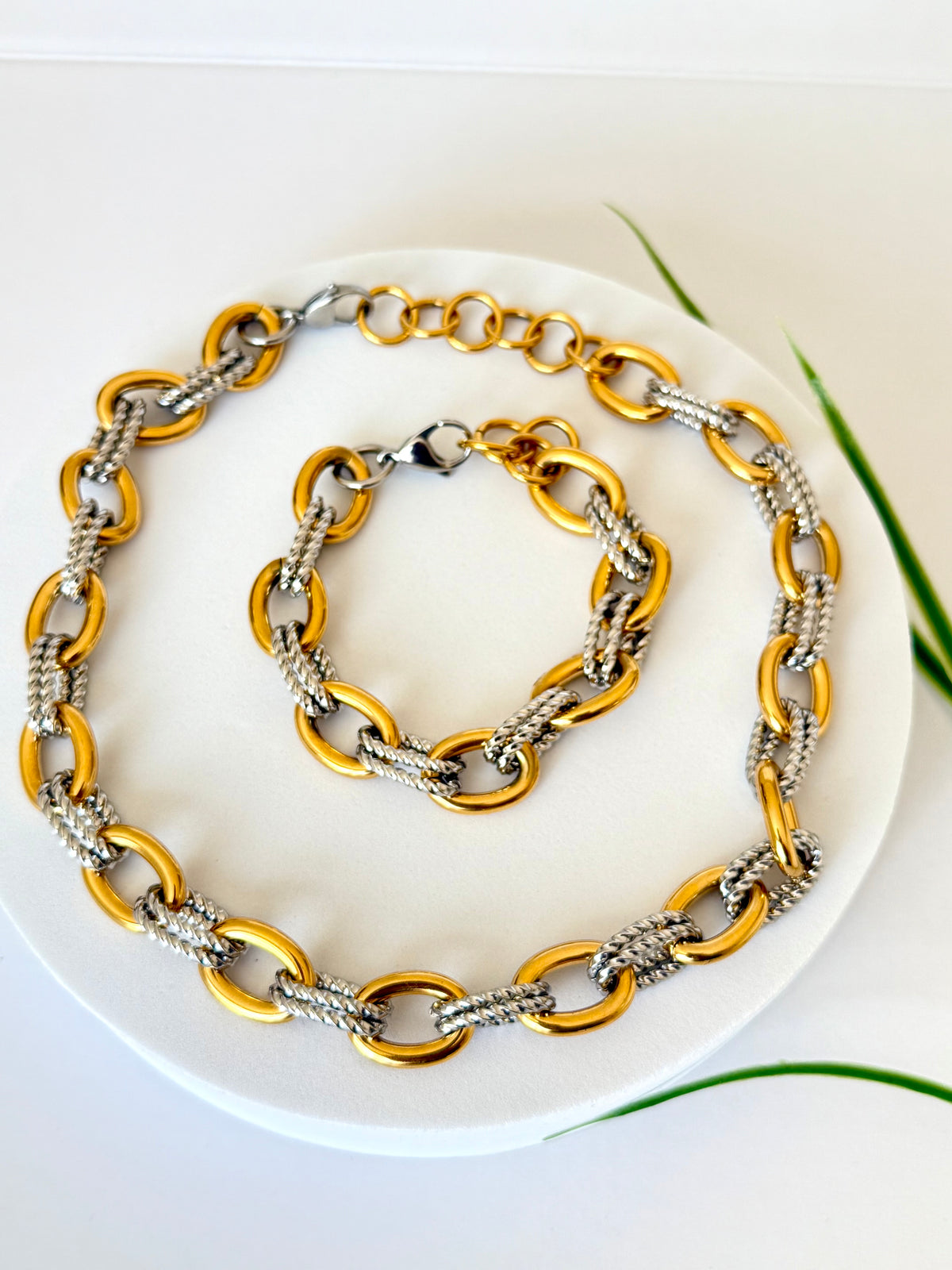 SNSELET | ሰንሰለት Necklace & Bracelet Set