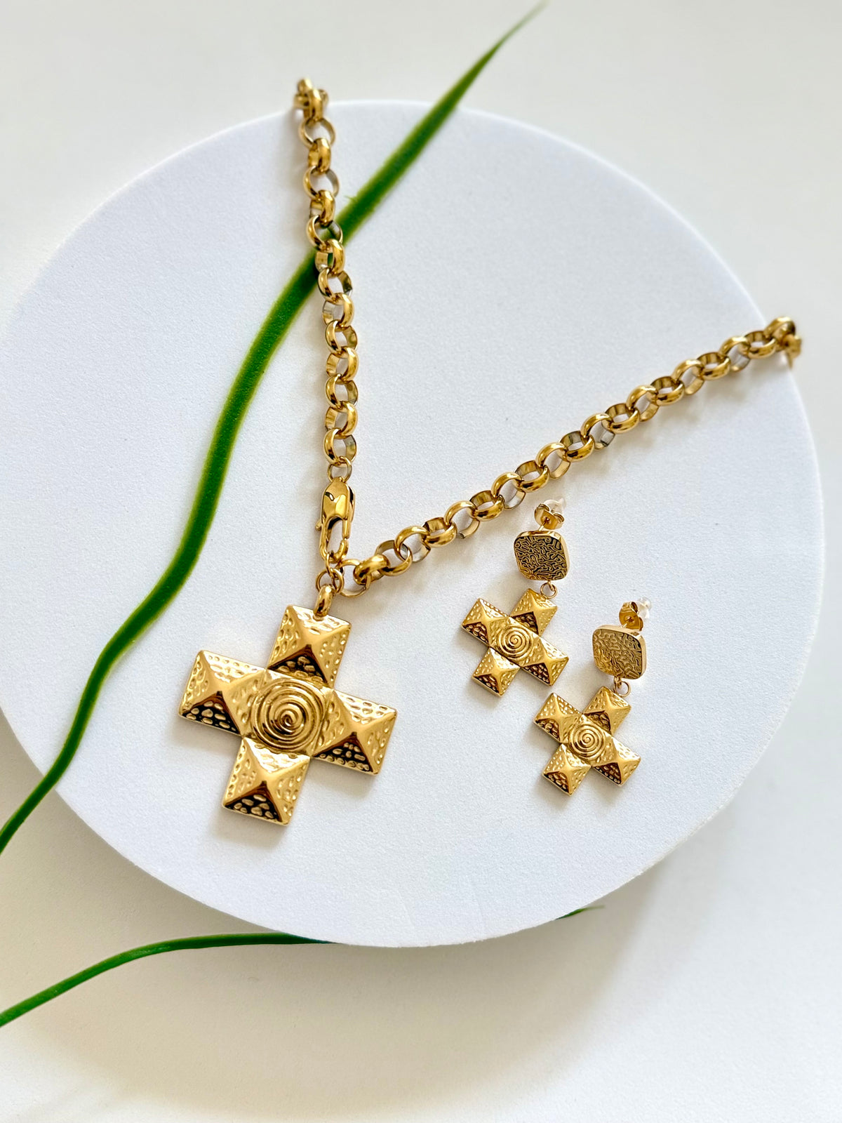 ADDIS MESKEL | ዓዲሰ መሰቀል Necklace & Earrings Set