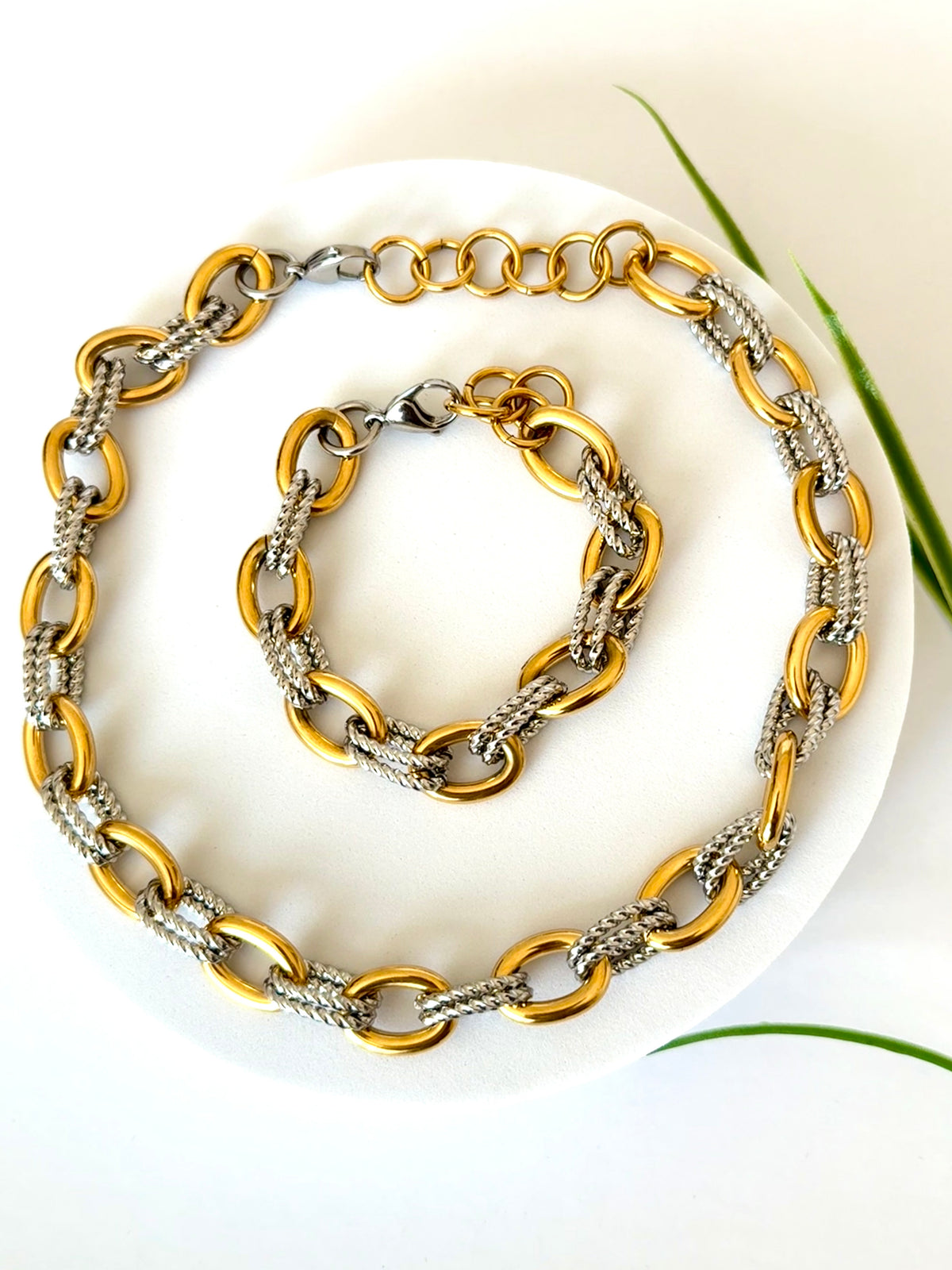 SNSELET | ሰንሰለት Necklace & Bracelet Set
