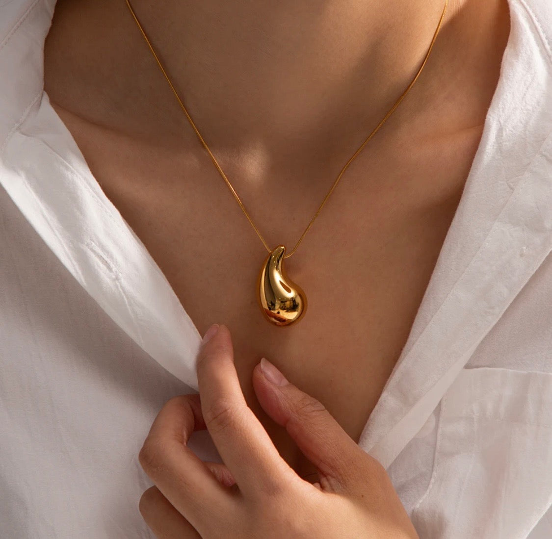 TEAR DROP NECKLACE