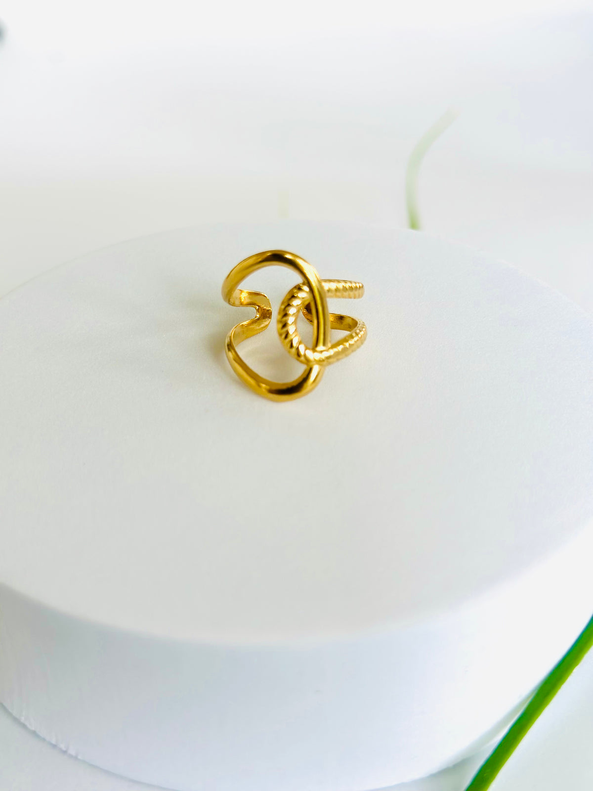 TANGLED RING
