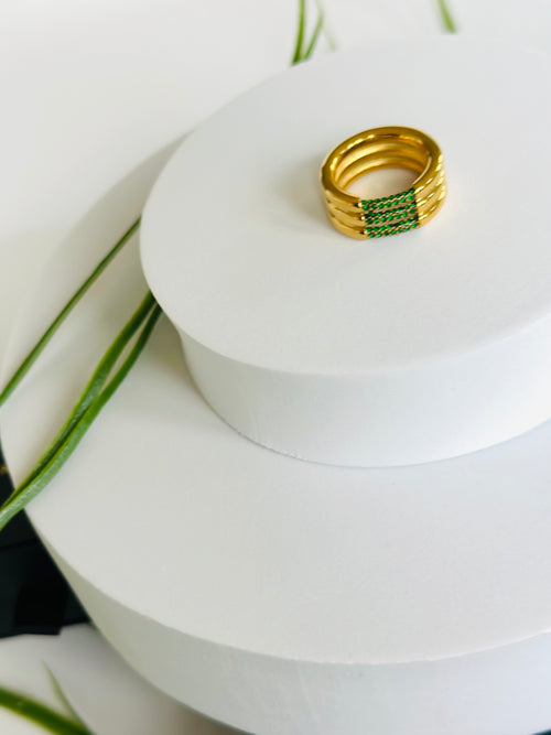 EMERALD GREEN TRIPLE LAYER RING