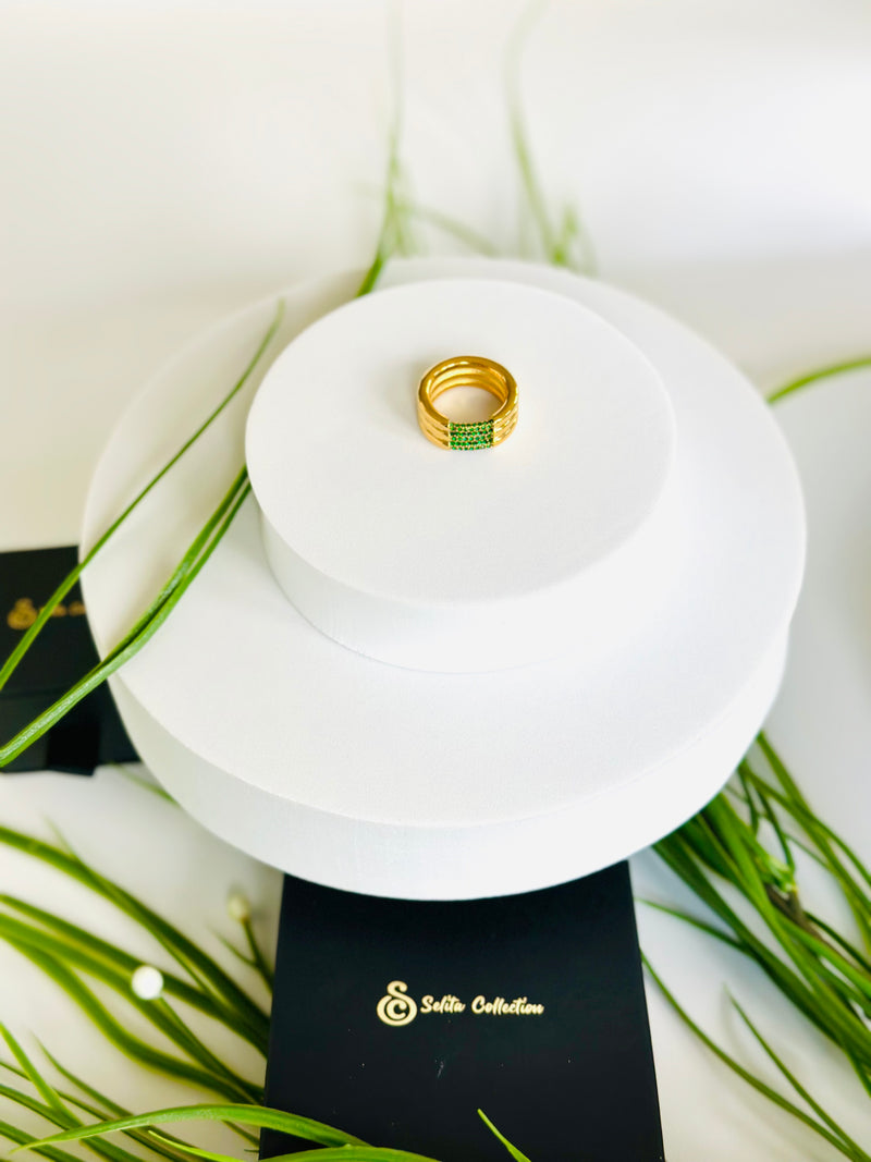 EMERALD GREEN TRIPLE LAYER RING