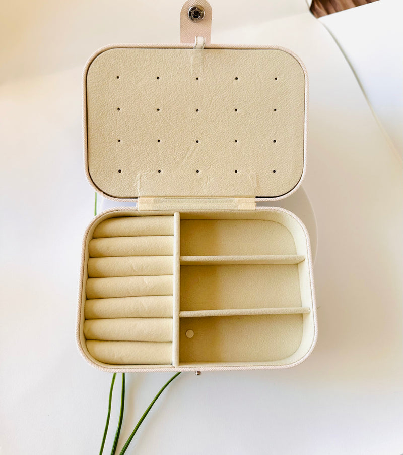 TRAVEL JEWELRY CASE