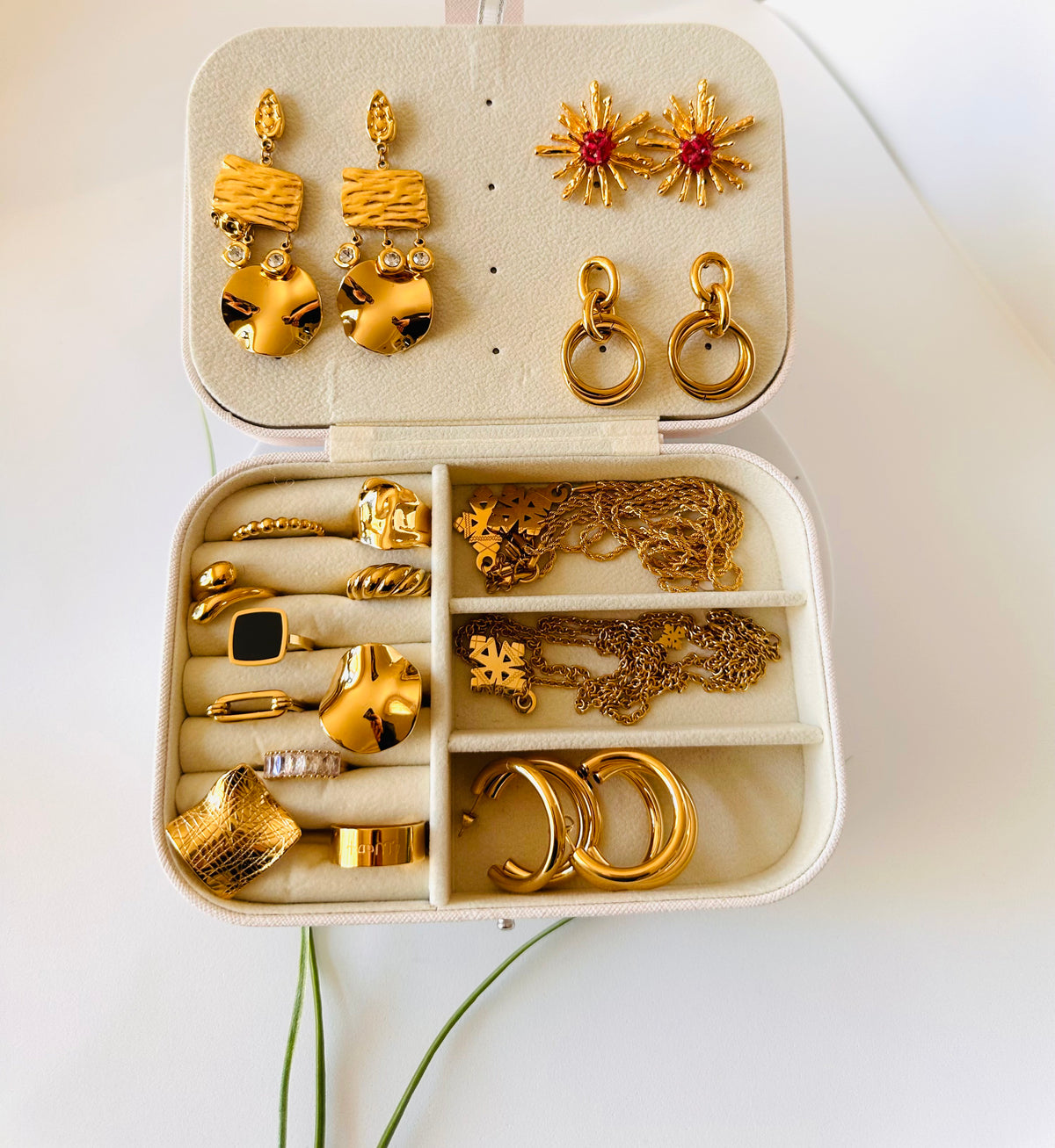 TRAVEL JEWELRY CASE