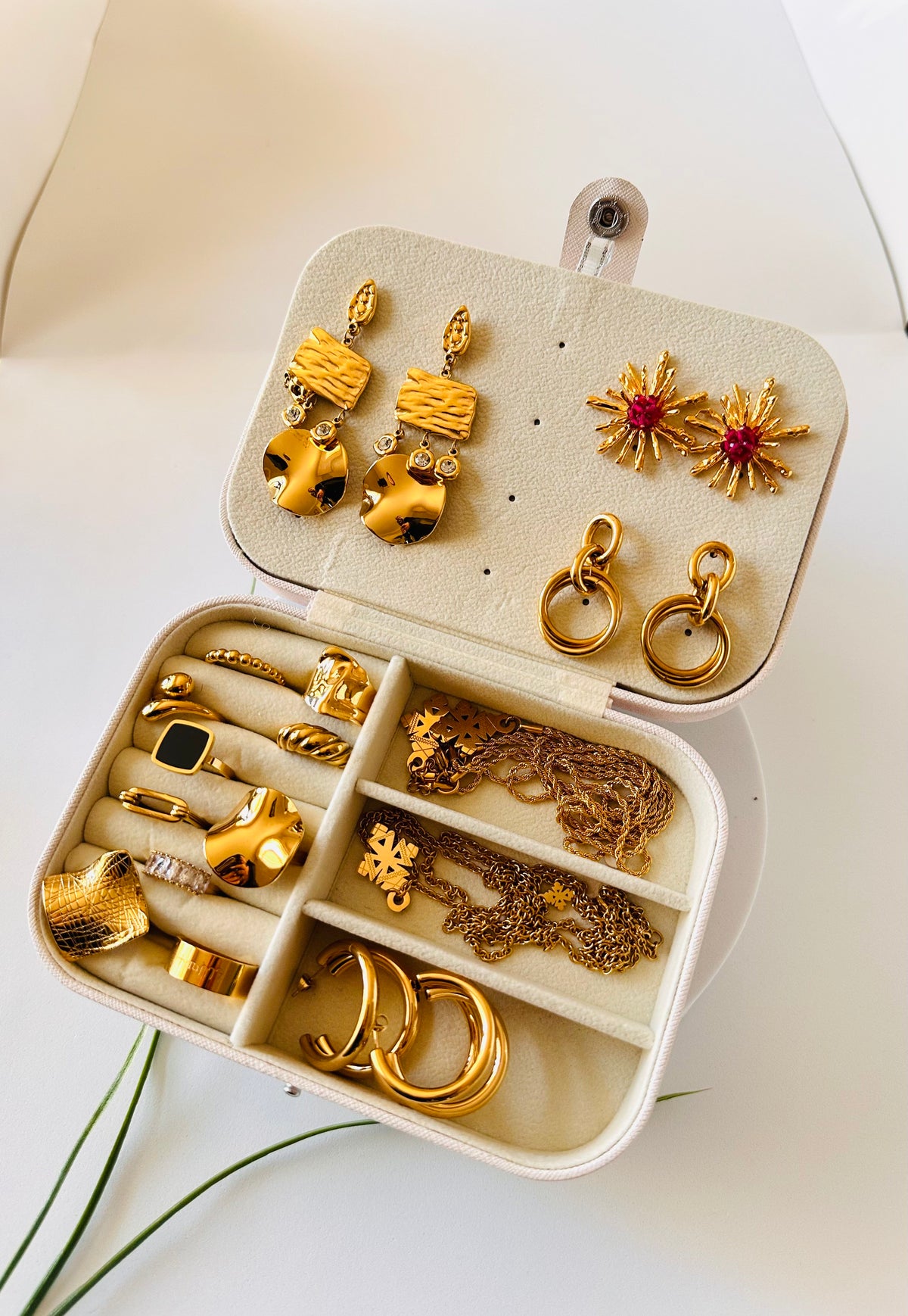 TRAVEL JEWELRY CASE