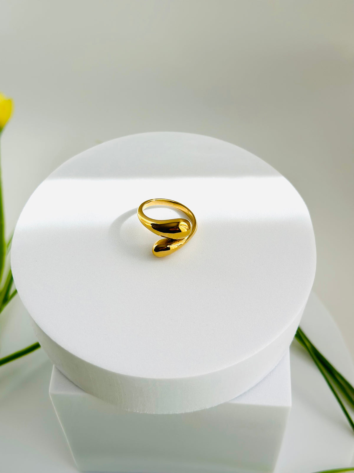 TEARDROP RING