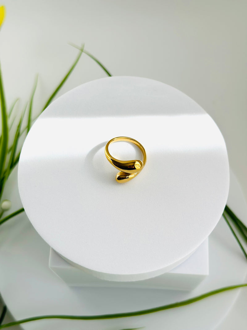 TEARDROP RING