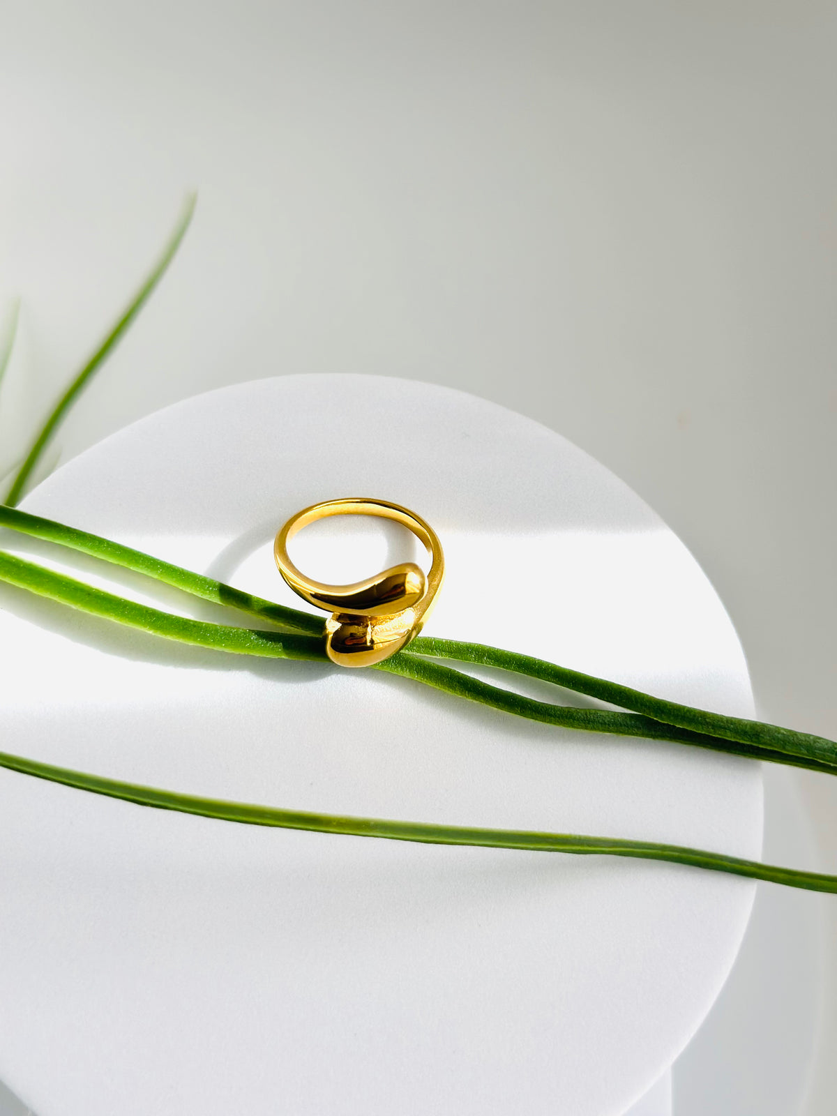TEARDROP RING