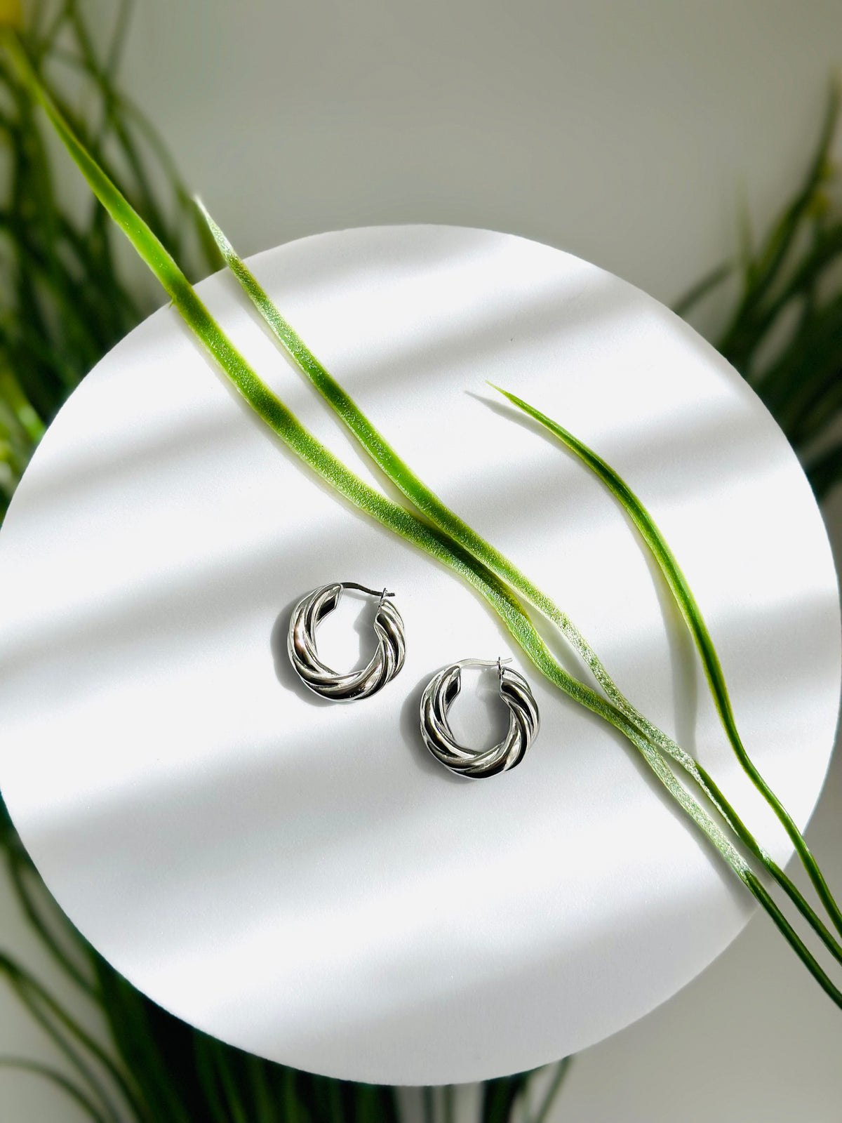 TIMEZI TWIST HOOPS (GOLD & SILVER)